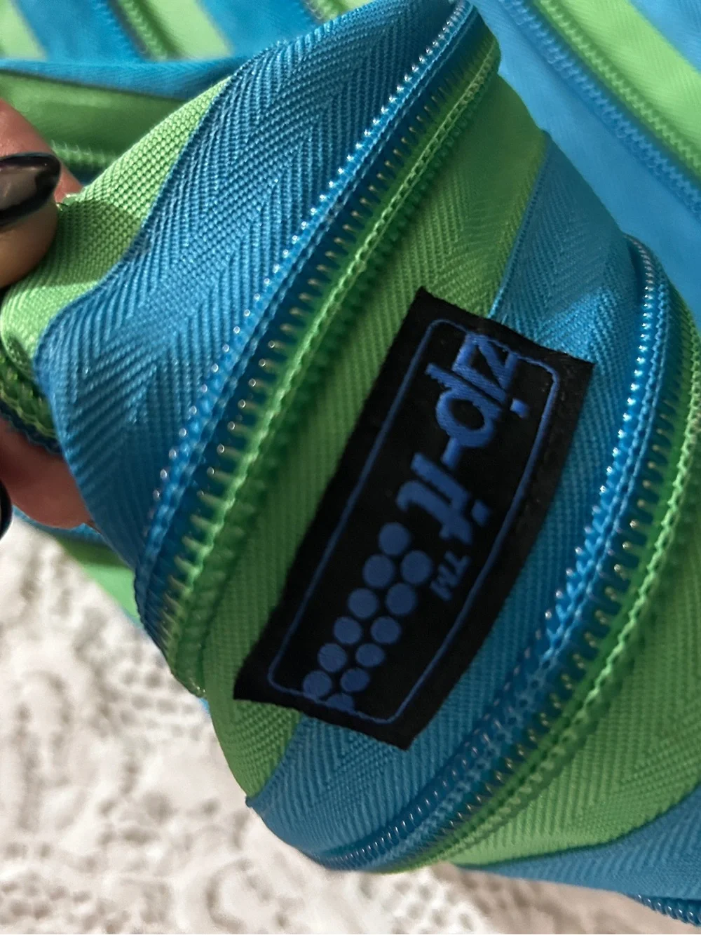 ZIP IT Green & Blue ZIPPER Shoulder Bag with Adjustable Strap FREE BAG CHARM - Picture 2 of 11